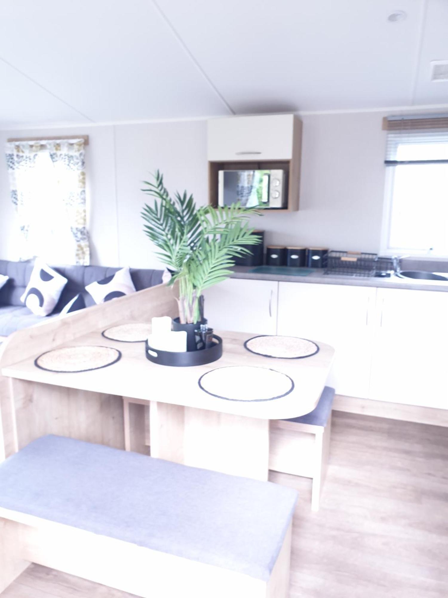 16 Anglers Acre Luxury Hot Tub Break Tattershall Lakes Exterior foto